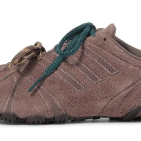 ADIDAS GHOST SPRINT W トレンドのダブルシューレース