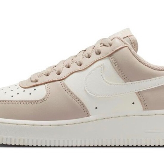 NIKE W AIR FORCE 1 '07 LOW CRSNT 大人気カラーがリストック！！お早めのご検討を！