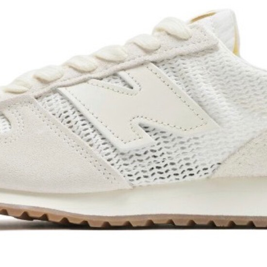 NEW BALANCE U471 様々なコーデに使える万能シューズあります⭐️