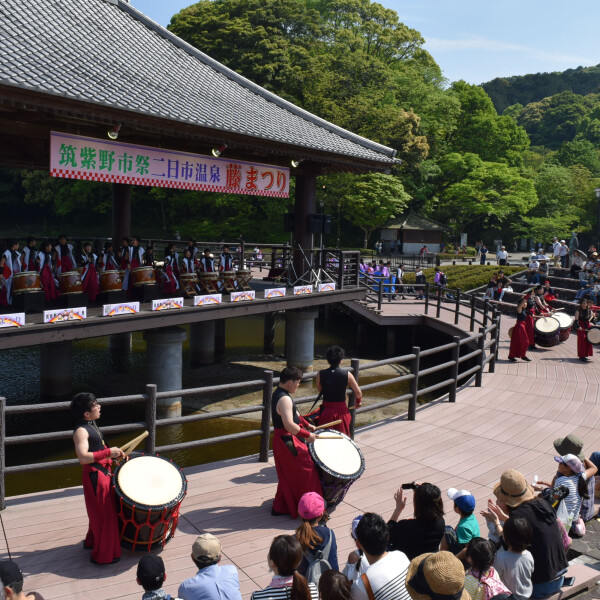【お出かけスポット】筑紫野市祭「二日市温泉藤まつり」［福岡］
